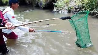 Panguryente sa ilog gamit ang Electric fishing part 2 nakahuli kami Ng karpa @TotoSep_Mix_Vlog