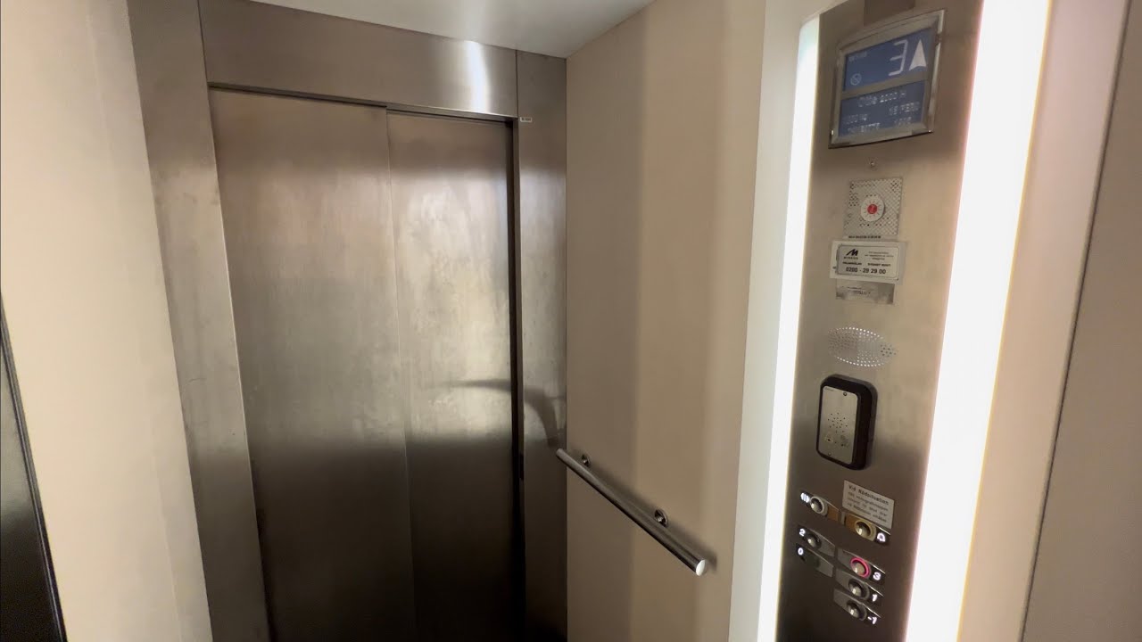 1995 OTIS Roped Hydraulic Elevator @ Våggatan 11, Bollnäs, Sweden.