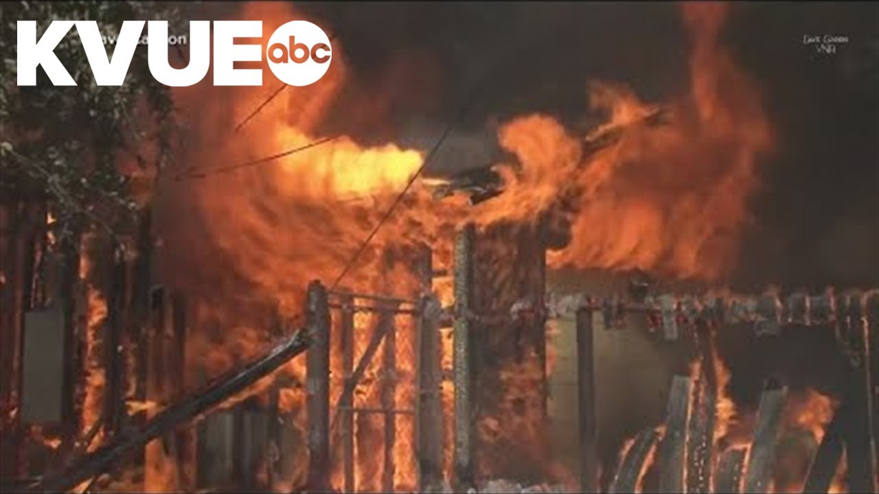 Southern California wildfire forces thousands to evacuate - YouTube