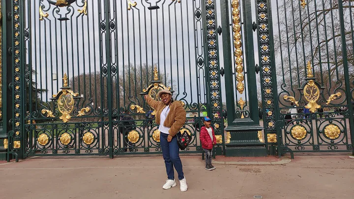 The Best place to visit in LYON || The BIGGEST PAR...