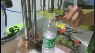 Celebrity operating instructions on how to operate tabletop screw capping machine tightening equipment for cap Wealth