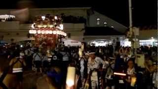 20120916‐1‐62 やわたんまち 六軒町の山車館山駅ロータリーを疾走する