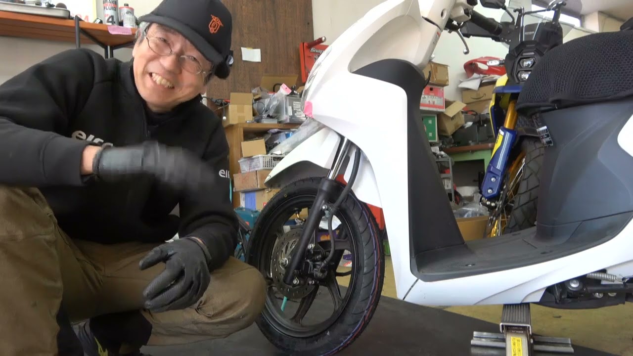 ☆安心の点検整備.動画☆ホンダ ディオ110 JF31☆エンジン腰上OHで快調な一台！消耗品も新品部品使い過ぎかってくらい惜しみ無く交換しており、気持ちよく乗り出し！ DIO110 点検整備 前回りを戻しながらの話 - YouTube