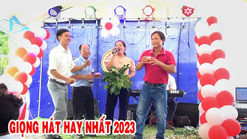 Chất giọng hát quá hay, ai cũng muốn lên mời uống 1 ly bia