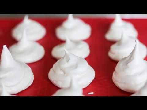 MERINGUE KISSES