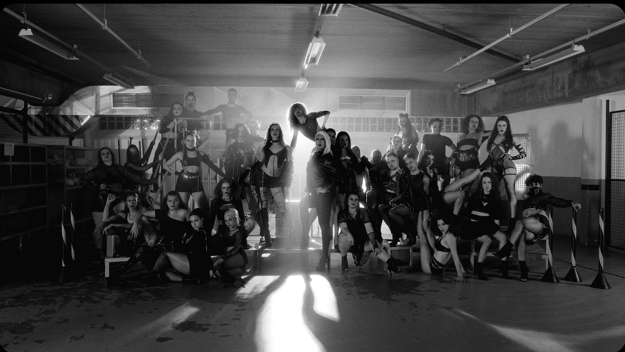 YULLOLA - Body Godly