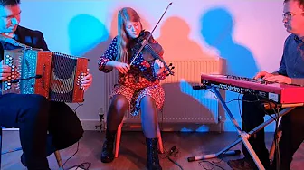 Strathspeys - Canadian Barn Dance - Rastrum Ceilidh Band (fiddle, accordion, keys)