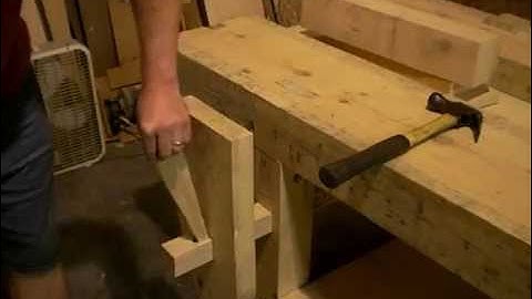 7 Building a Traditional Woodworking Bench - Part 7 - Leg Vise with No Metal Parts