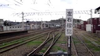 新津駅Ｅ１２９系到着