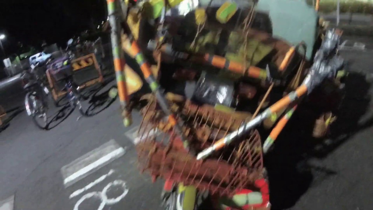 警官に職務質問! 自転車の制限速度は何キロなのか知ってる? - YouTube