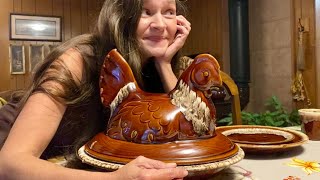 Grandma Core War| My Hull Pottery Collection