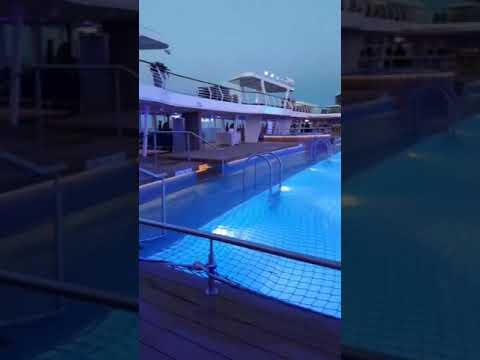 Mein Schiff 1 Tui Cruises Pool Atlantik Hamburg Kanada New York