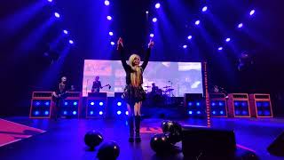 Avril Lavigne Bite Me Tour Live in Calgary - 05 - Complicated