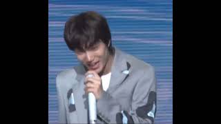 EXO kai crying while singing peter pan on fanmeeting 220409