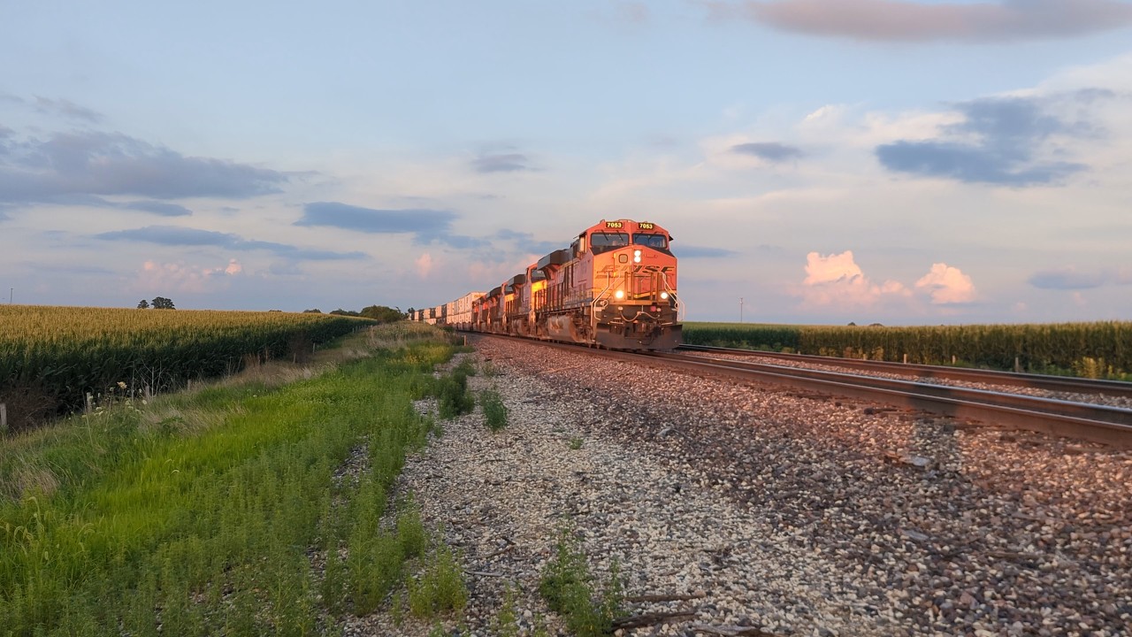 Fastest, Best-Looking Freight Train I've Ever Seen! - YouTube