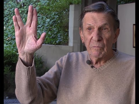 Video: Valor neto de Leonard Nimoy: Wiki, casado, familia, boda, salario, hermanos