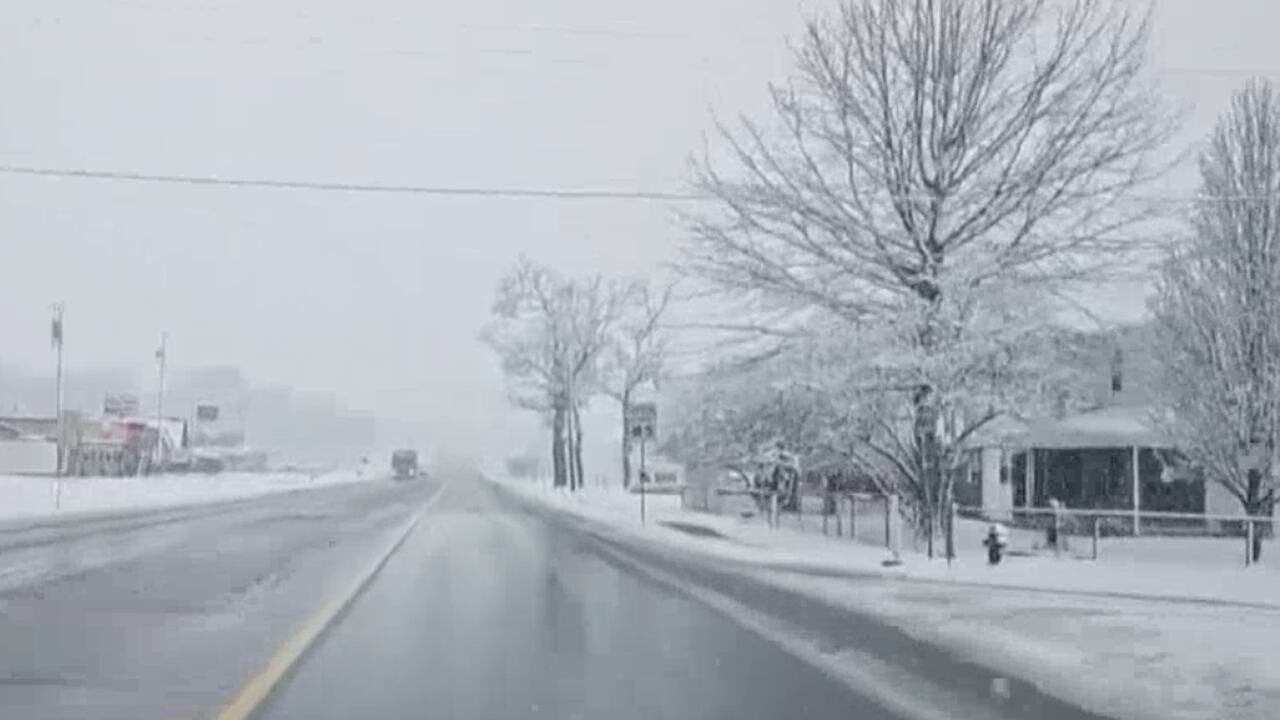Heaviest snow on Monday falls southwest of Springfield - YouTube