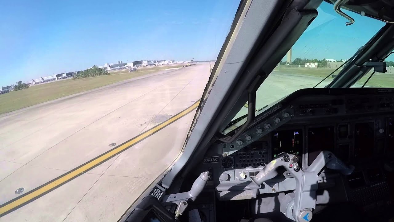 EMBRAER 145 COCKPIT VIEW APPROACH AN LANDING KIAH - YouTube