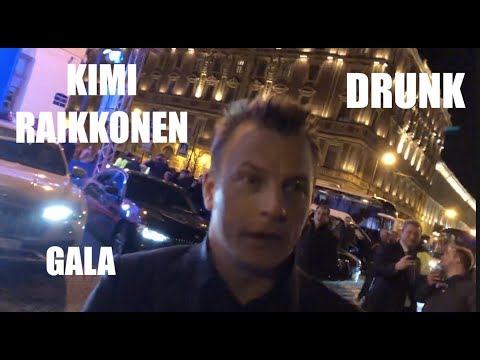 ¿Llevaba Raikkonen alguna copa de más en la gala de la FIA?