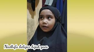 Anak Kecil Belajar Berhijab Viral