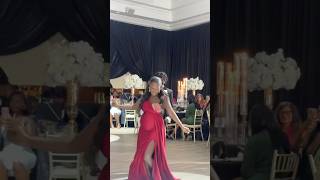 Pregnant #bridesmaid show some great moves on the #dancefloor at a wedding #weddings