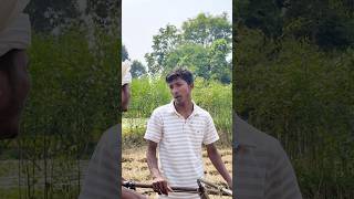 Mashin chalana sikha rha tha
