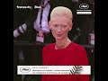 Tilda Swinton sur le tapis rouge pour remettre la Palme d’or lors de la cérémonie de clôture 2026 !