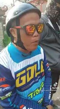Kopril pimpin doa, coba liat pasti ketawa
