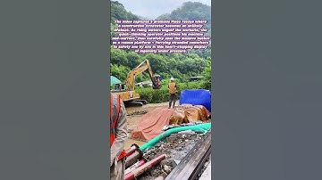 Hero in the Flood: Watch This Bulldozer Operator Turn His Machine Into a Lifesaving Ark!