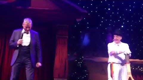 Samson & Gert Kerstshow 2018-2019 : Tennisraket