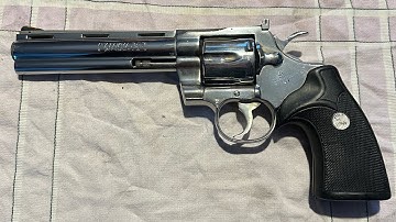 Shooting with a Revolver Colt Python .357 Magnum