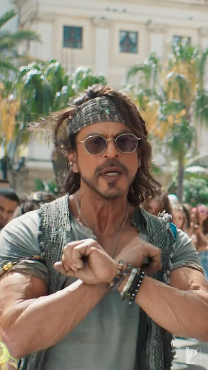 Breaking the floor with those moves 🔥 | #JhoomeJoPathaan | #Pathaan | #ShahRukhKhan #DeepikaPadukone