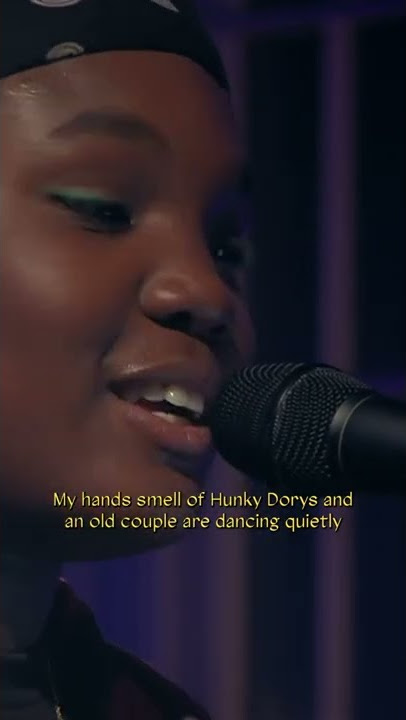 #ArloParks - 'My hands smell of Hunky Dorys and an old couple are dancing quietly' ❤