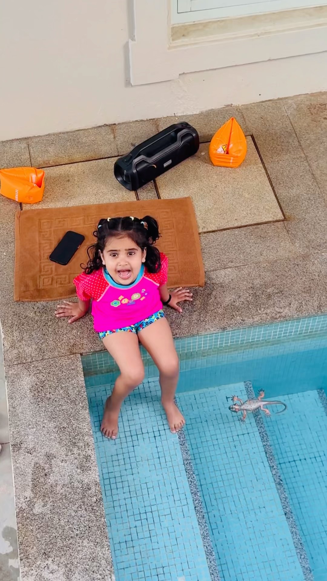 Anaya Ko Kab Bachane Aayenge Papa ?