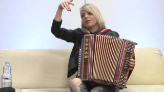DownloadTA VESELI DAN - Ljubica Špurej (Skupina Zaka pa ne) MP3 MP4 TA VESELI DAN - Ljubica Špurej (Skupina Zaka pa ne)