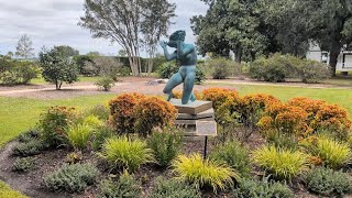 Walk Around The Riverfront Park After Work. 
