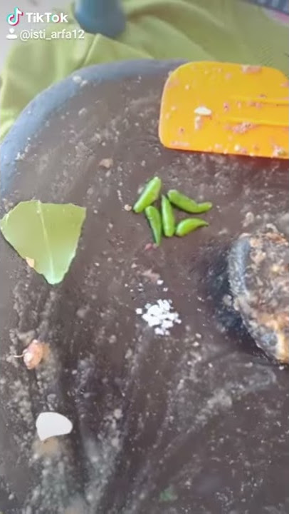Membuat Pecel ulek (isti arfa)