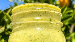 KALE MANGO PINEAPPLE SMOOTHIE