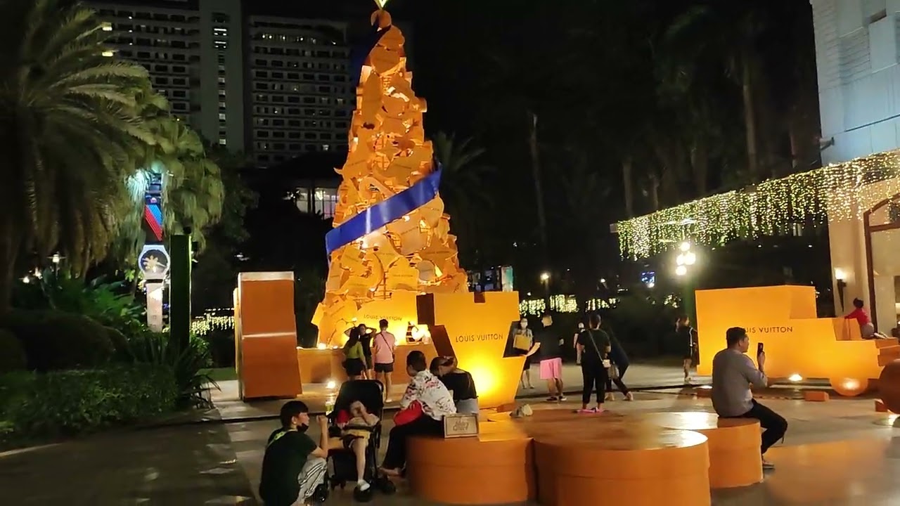 Louis Vuitton Christmas tree in Greenbelt Makati Christmas 2022 Philippines  