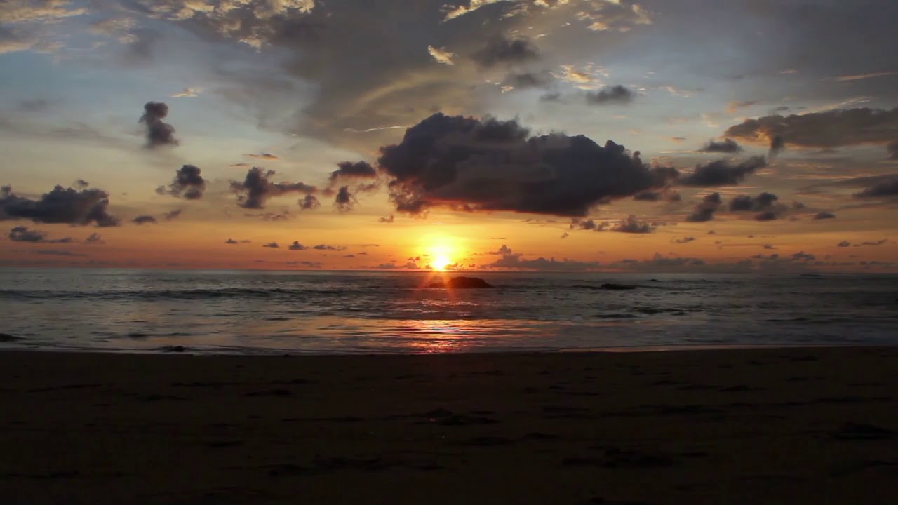 Keindahan sunset di pantai - YouTube