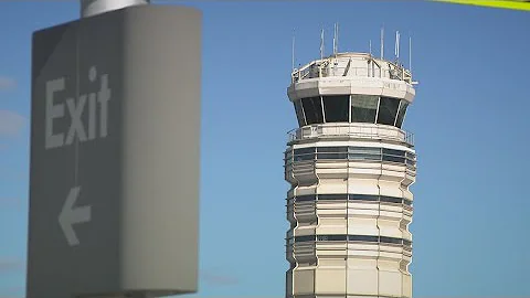 National air traffic controllers’ union warns of safety risks amid shutdown as Trump demands workers