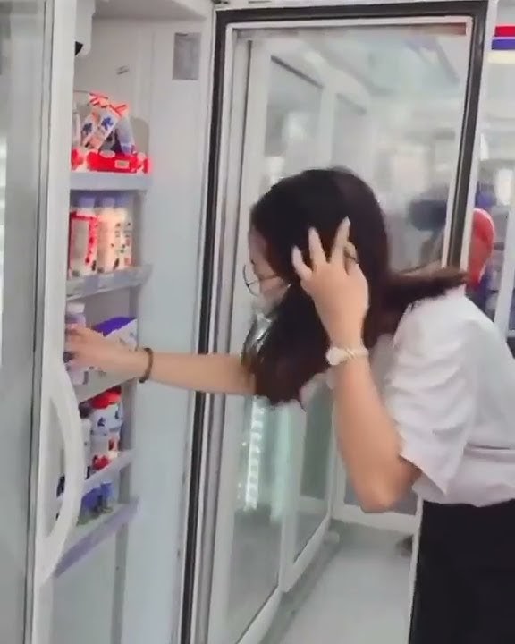 buat prank story wa, ig, FB jalan jalan sama cewe cantik di Indomaret