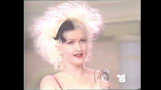 Cyndi Lauper - I Drove All Night, at the Raffaella Carrà Show, on Italian TV   1989