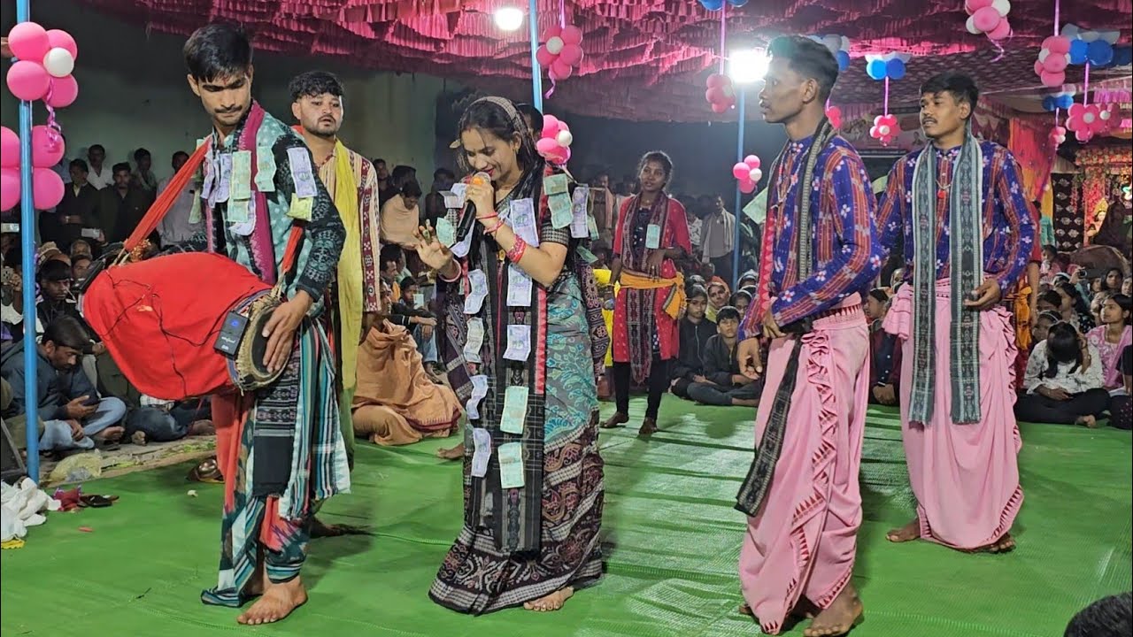 सुनीता साहू -:- श्यामं संगे आजी राधा नाचीब  प्रेम रंग बोहिब----। कीर्तन धारा -:- अमेरी  ।