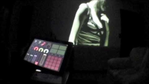 VJing with the Ipad = Touchosc + Osculator + Modul8 + VJ Daniel Paz