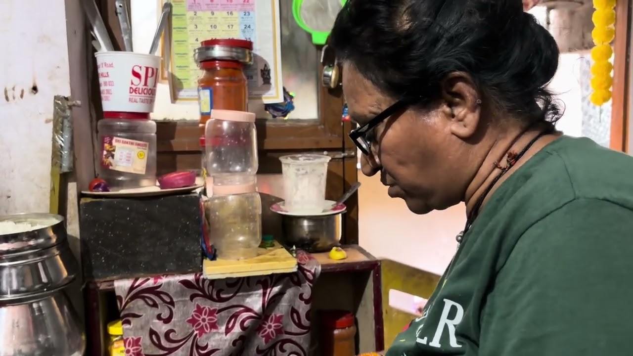 Sweet బూరెలు వండుతుంది kanakam 