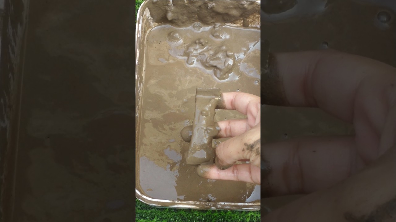 What is in mud ?? Candy 🍬 mix