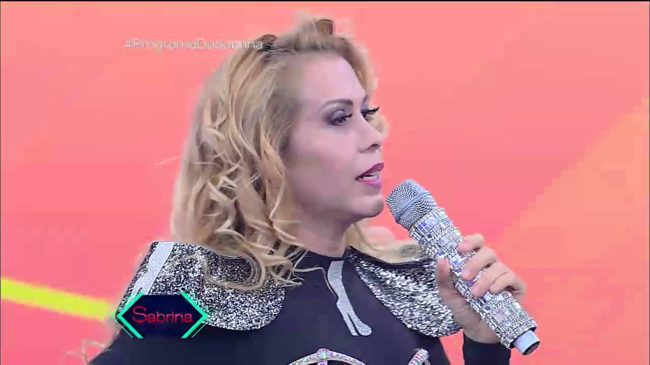 Joelma conta as histórias de seus mais famosos figurinos de palco