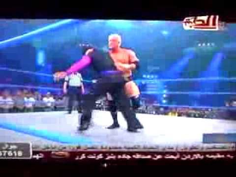 مذيع قناة الحلبة هاتموتو من الضحك