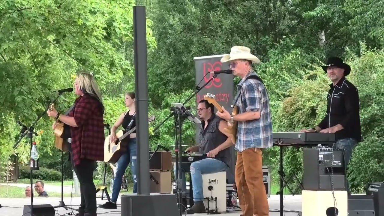 b. country -  Konzert im Kurpark Thermalbad Wiesenbad 14. August 2022